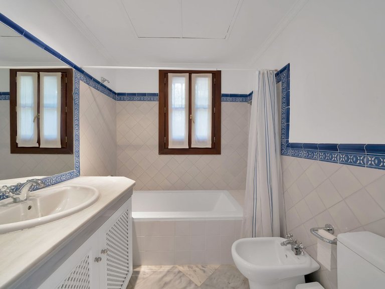 Villa for Sale in Benahavís, Malaga 13