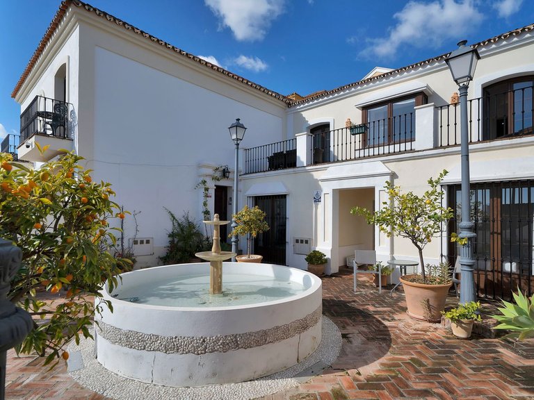 Villa for Sale in Benahavís, Malaga 16