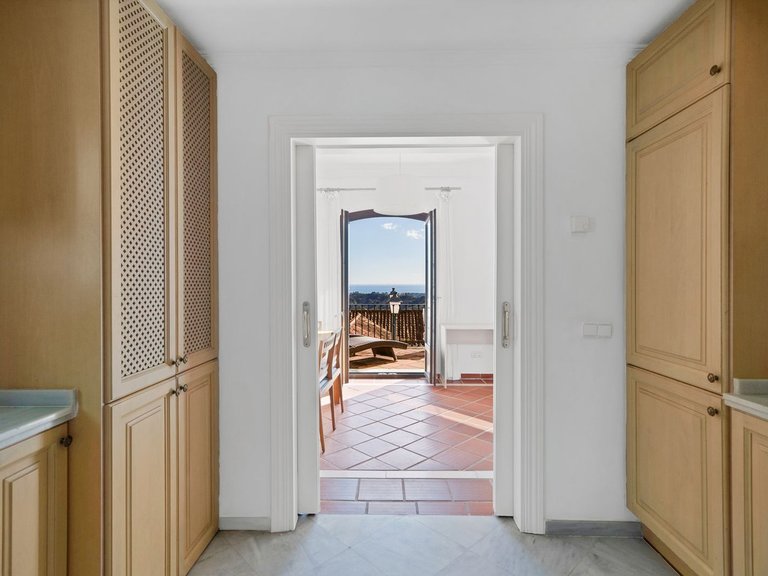 Villa for Sale in Benahavís, Malaga 27