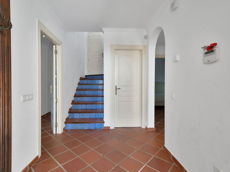 Villa for Sale in Benahavís, Malaga 28