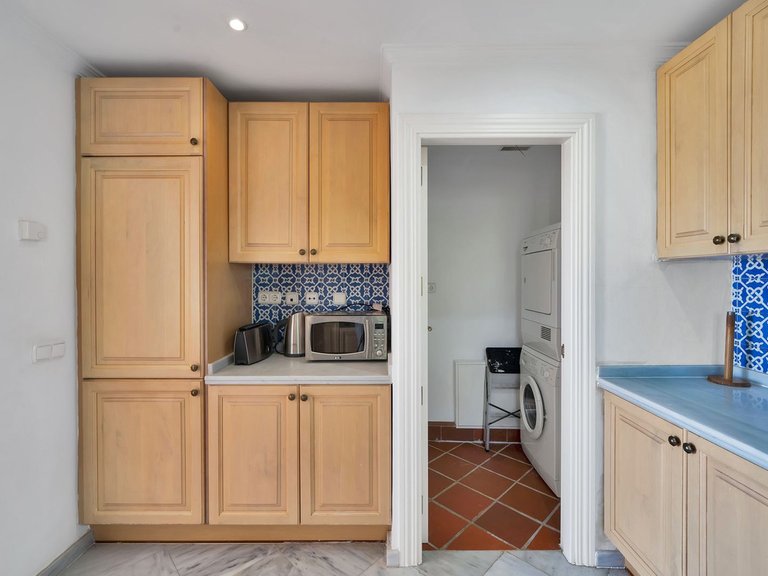 Villa for Sale in Benahavís, Malaga 29