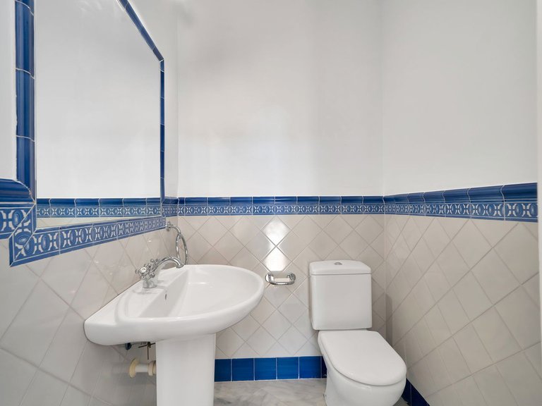 Villa for Sale in Benahavís, Malaga 32