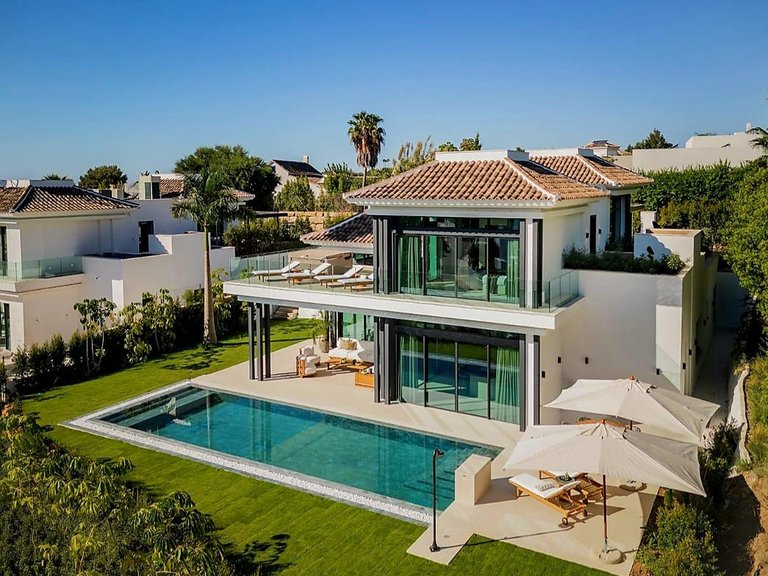 Villa for Sale in Marbella, Malaga 26