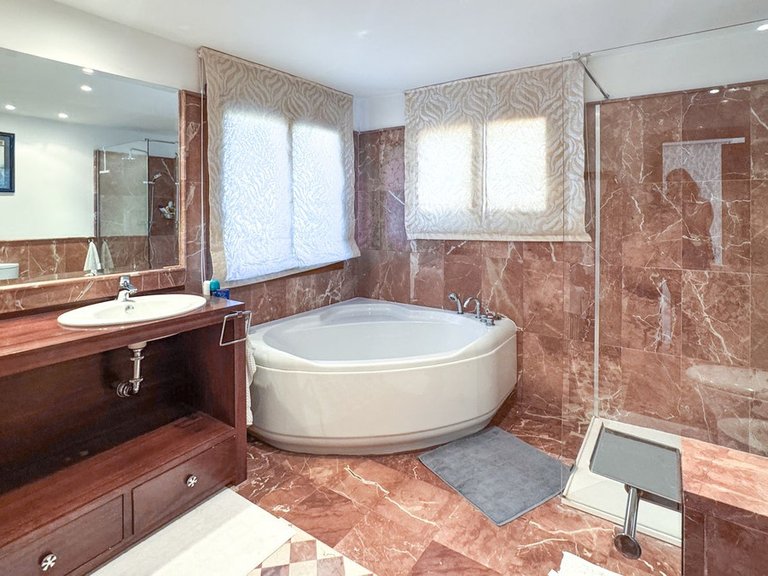 Apartment for Sale in Estepona, Malaga 23