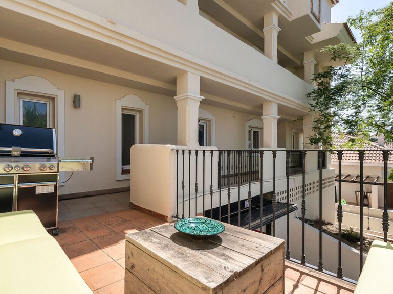 Apartment for Sale in Nueva Andalucía, Malaga 23