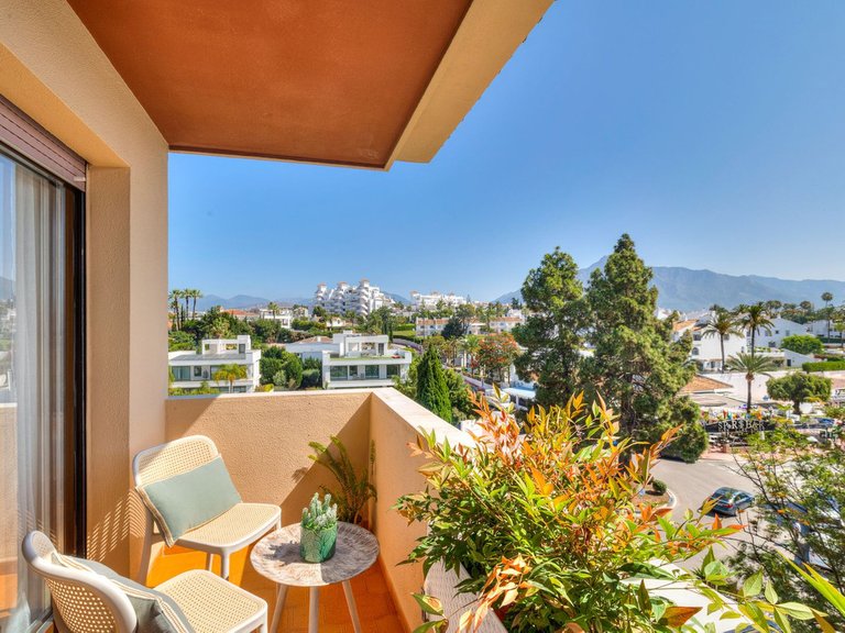 Apartment for Sale in Nueva Andalucía, Malaga 10
