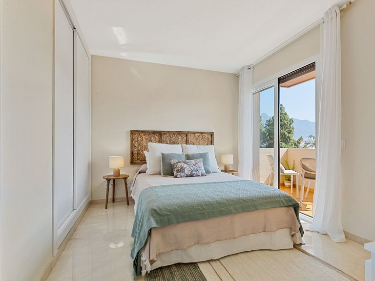 Apartment for Sale in Nueva Andalucía, Malaga 14