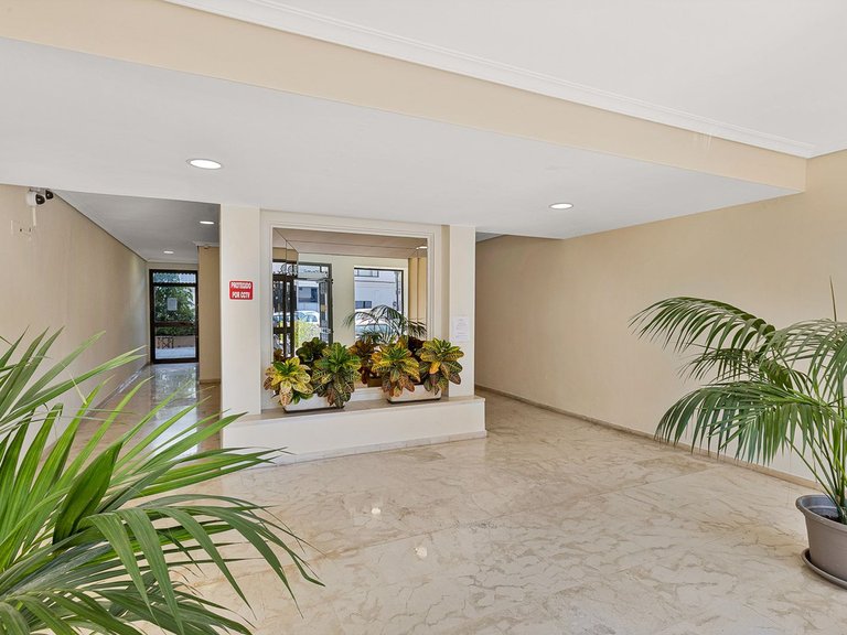 Apartment for Sale in Nueva Andalucía, Malaga 17