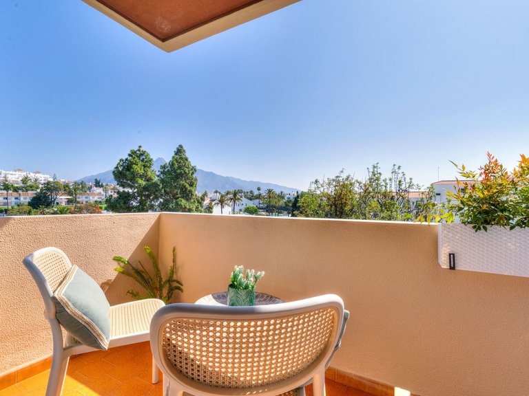 Apartment for Sale in Nueva Andalucía, Malaga 23