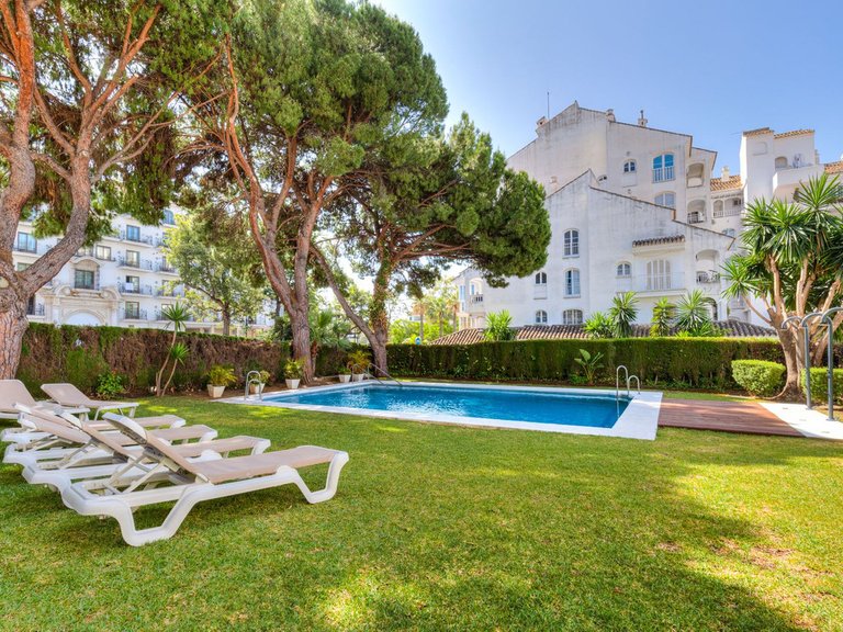 Apartment for Sale in Nueva Andalucía, Malaga 26