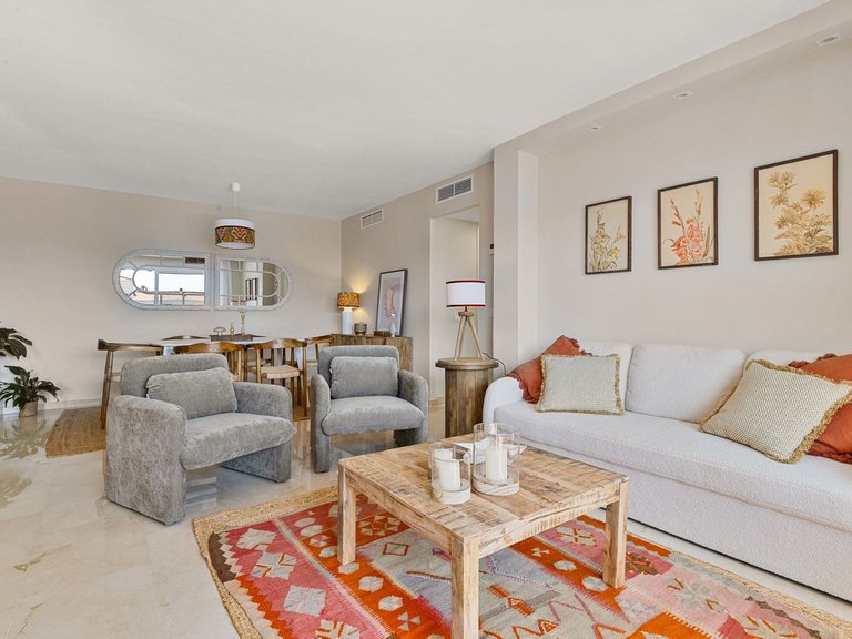 Apartment for Sale in Nueva Andalucía, Malaga 9