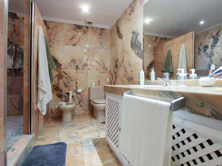Apartment for Sale in Puerto Banús, Malaga 14
