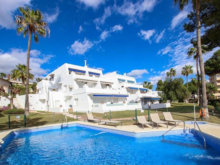 Apartment for Sale in Puerto Banús, Malaga 23