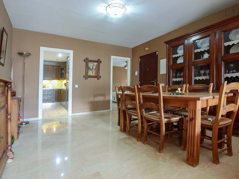 Apartment for Sale in Puerto Banús, Malaga 4
