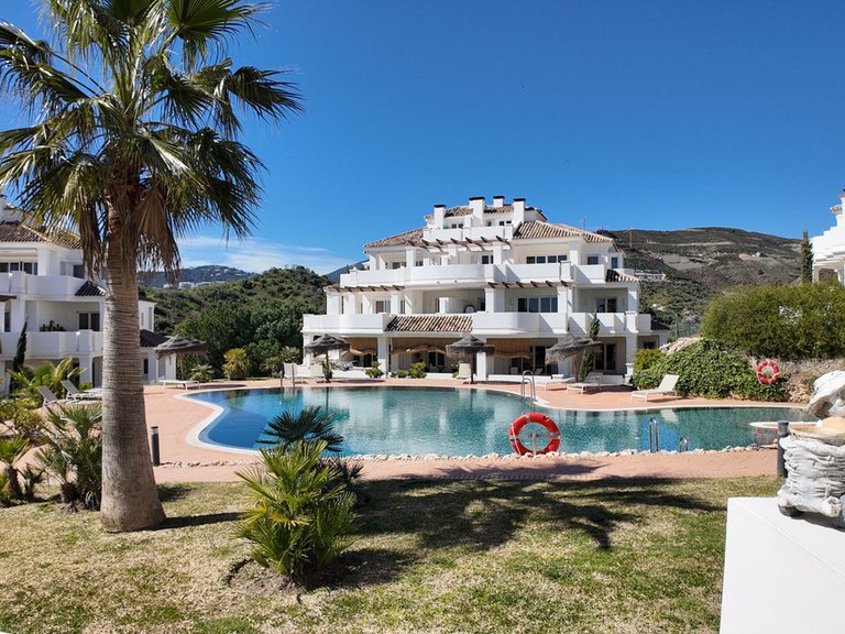 Apartment for Sale in Nueva Andalucía, Malaga 1