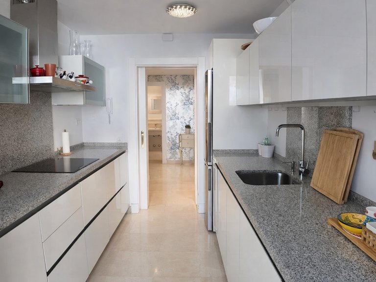 Apartment for Sale in Nueva Andalucía, Malaga 14