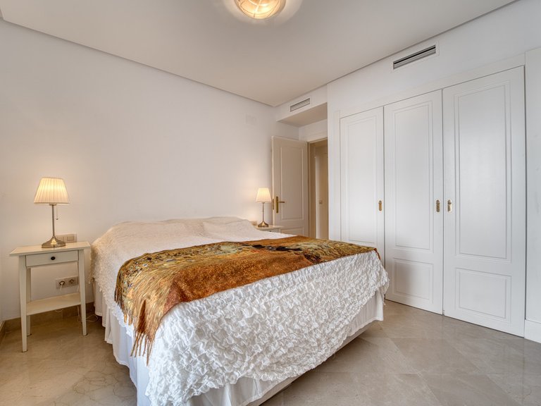 Apartment for Sale in Nueva Andalucía, Malaga 16