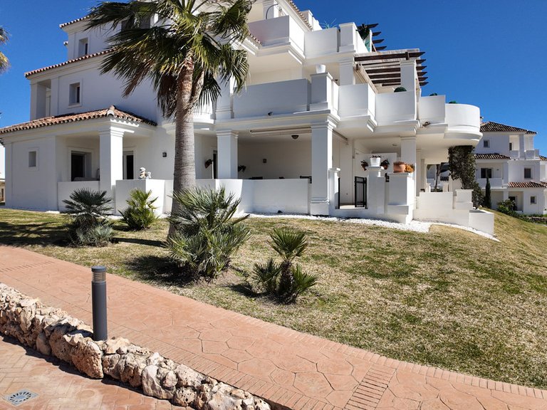 Apartment for Sale in Nueva Andalucía, Malaga 5