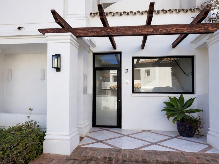 Apartment for Sale in Nueva Andalucía, Malaga 8