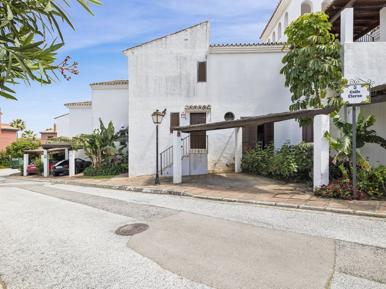 Villa for Sale in Estepona, Malaga 15