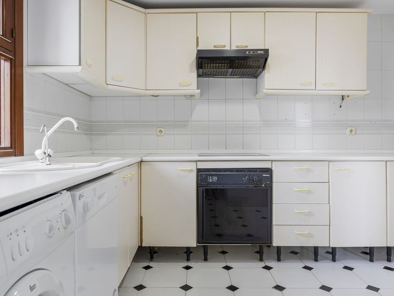 Villa for Sale in Estepona, Malaga 5