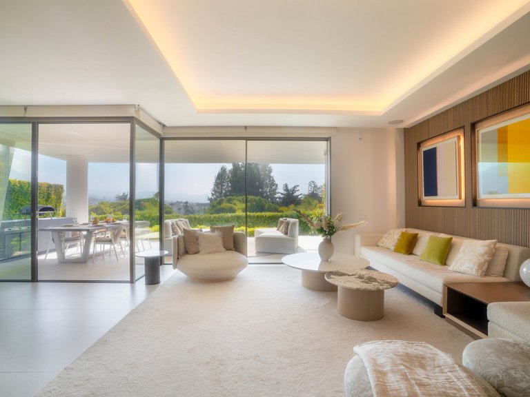 Villa for Sale in Nueva Andalucía, Malaga 12