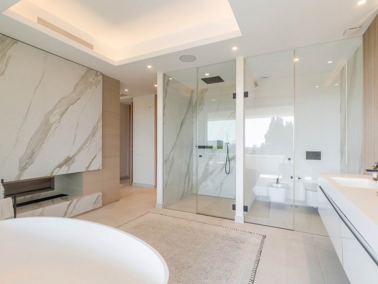 Villa for Sale in Nueva Andalucía, Malaga 25