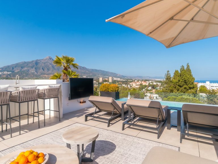 Villa for Sale in Nueva Andalucía, Malaga 3