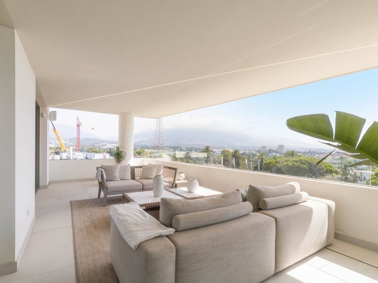 Villa for Sale in Nueva Andalucía, Malaga 31