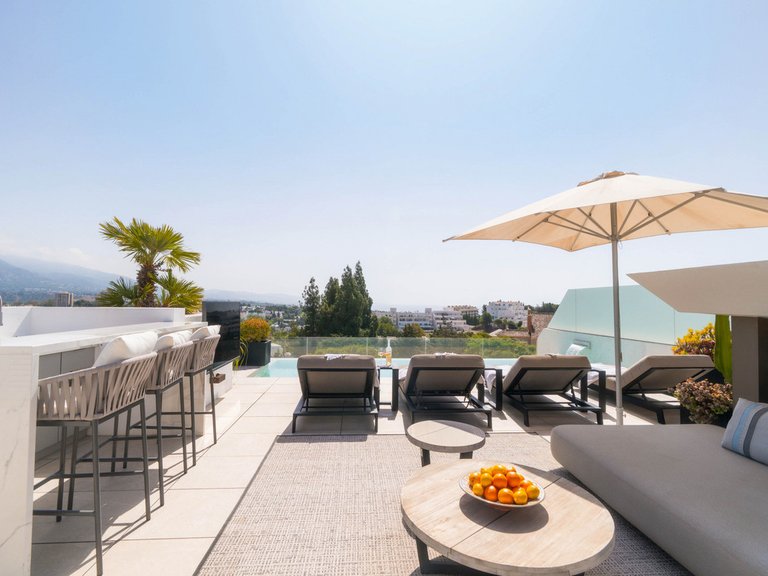 Villa for Sale in Nueva Andalucía, Malaga 48