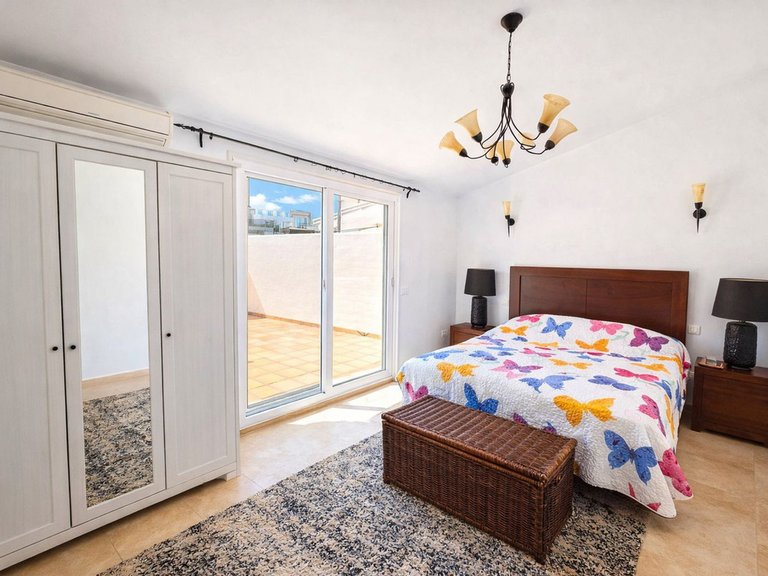 Apartment for Sale in La Duquesa, Malaga 12