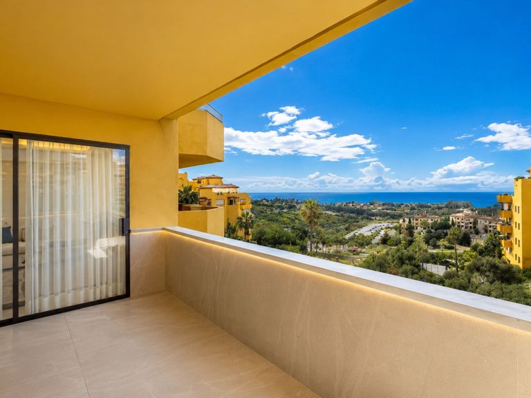 Apartment for Sale in Costa del Sol New Golden Mile, Malaga 3