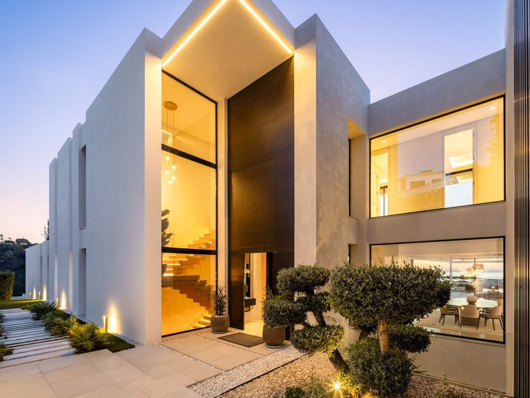 Villa for Sale in El Madroñal, Malaga 2