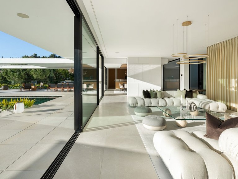 Villa for Sale in El Madroñal, Malaga 9