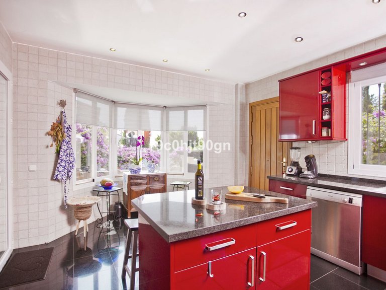 Villa for Sale in Elviria, Malaga 12