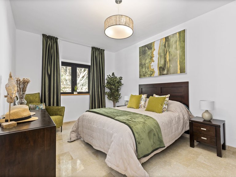 Villa for Sale in El Paraiso, Malaga 25