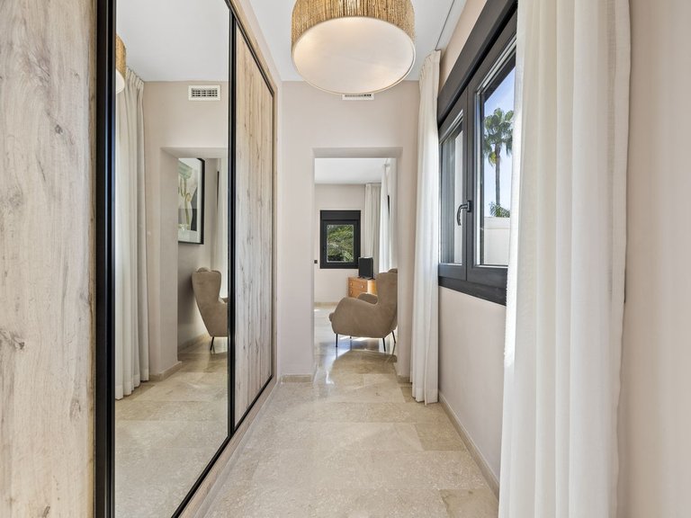 Villa for Sale in El Paraiso, Malaga 31