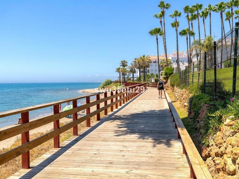 Apartment for Sale in Calahonda, Malaga 7