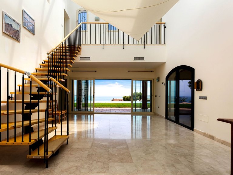 Villa for Sale in Costa del Sol Benalmadena, Malaga 3