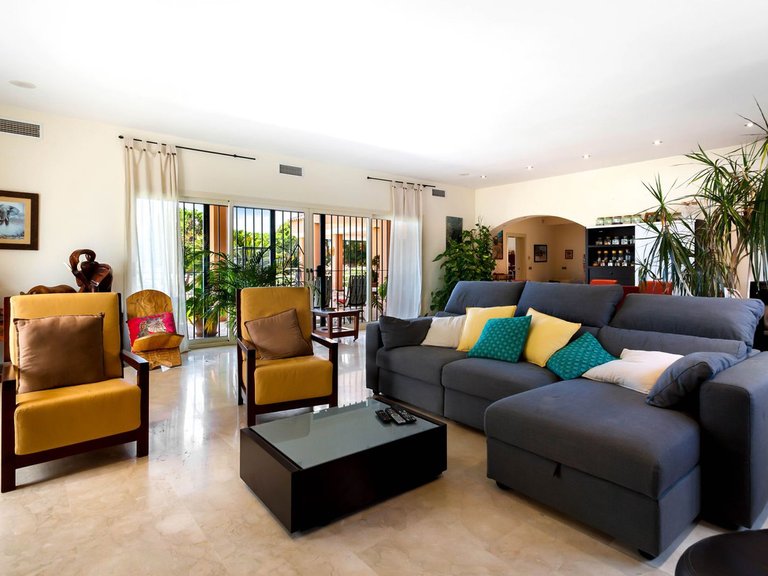 Villa for Sale in Costa del Sol Benalmadena, Malaga 4