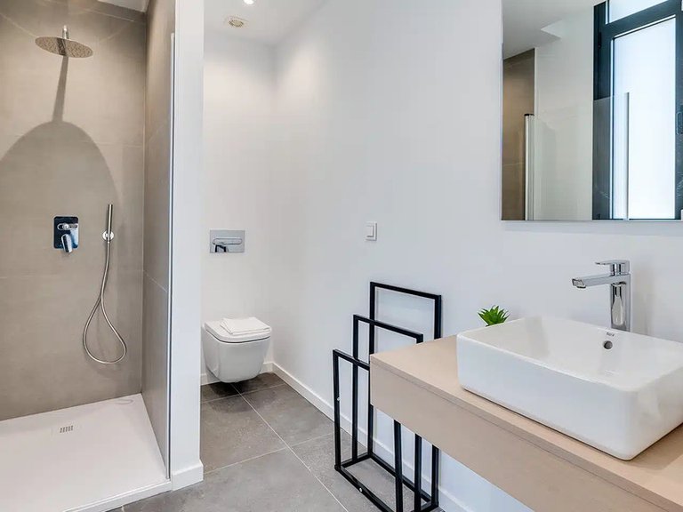 Villa for Sale in El Paraiso, Malaga 18