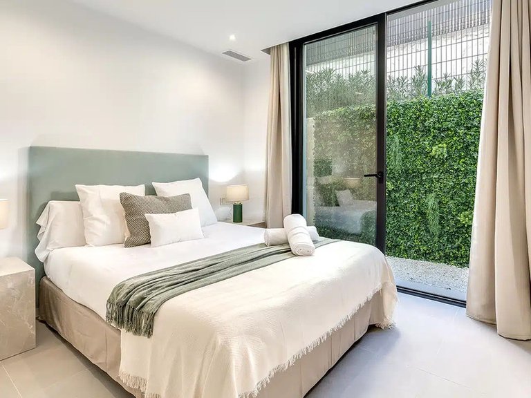 Villa for Sale in El Paraiso, Malaga 19