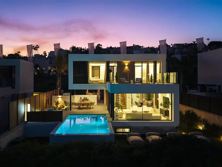 Villa for Sale in El Paraiso, Malaga 28
