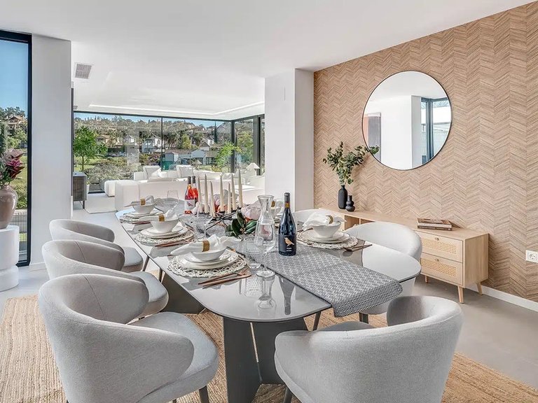 Villa for Sale in El Paraiso, Malaga 8