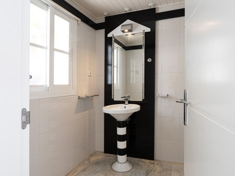 Villa for Sale in Calahonda, Malaga 24