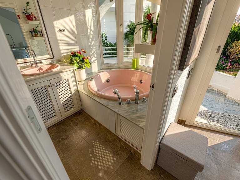 Villa for Sale in Calahonda, Malaga 40
