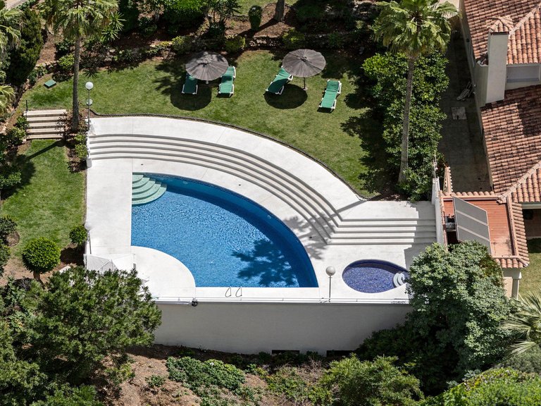 Villa for Sale in Calahonda, Malaga 46