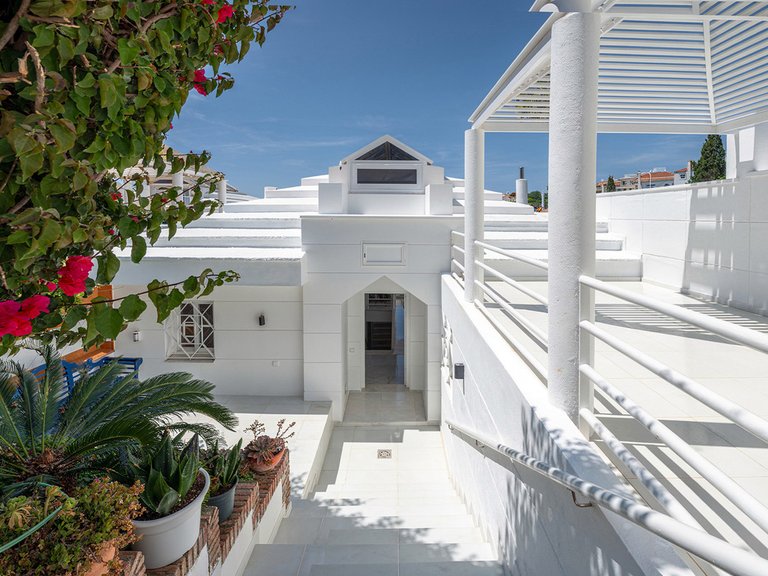 Villa for Sale in Calahonda, Malaga 6