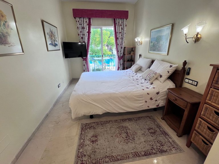 Apartment for Sale in Las Chapas, Malaga 10