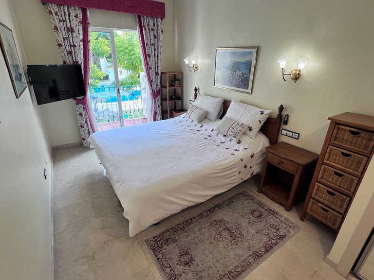 Apartment for Sale in Las Chapas, Malaga 28